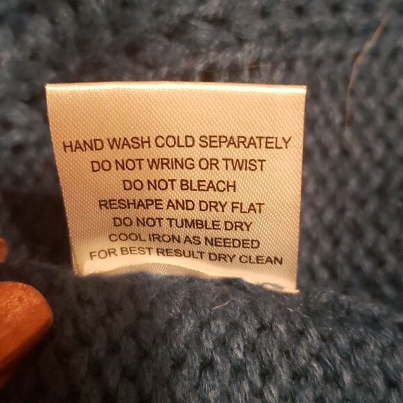 PINK Rose brand teal colored sweater. Medium - Picture 9 of 9